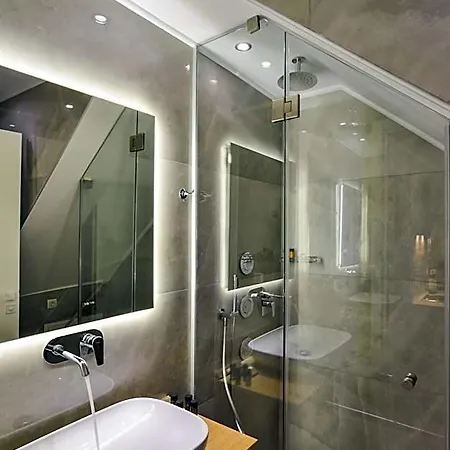 Lejlighedshotel Elia Portou Luxury 4*