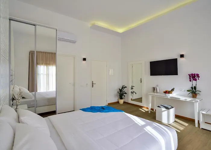 Elia Portou Luxury Apartmanhotel