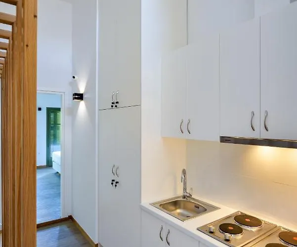 Elia Portou Luxury Apartmanhotel