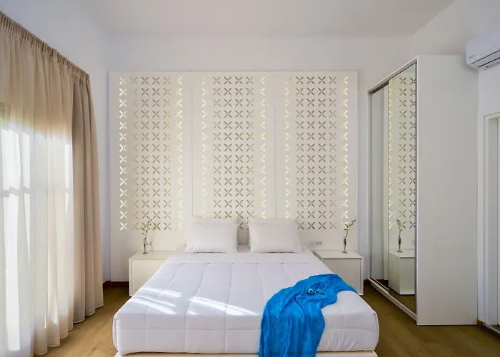 Elia Portou Luxury Apartmanhotel