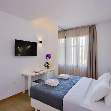 Elia Portou Luxury アパートホテル 4*